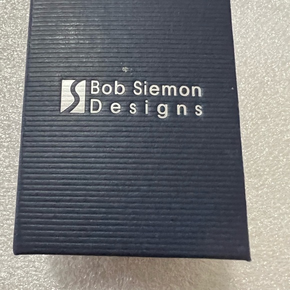 Bob Siemon brand beautiful silver necklace NWT in original box - Picture 3 of 3